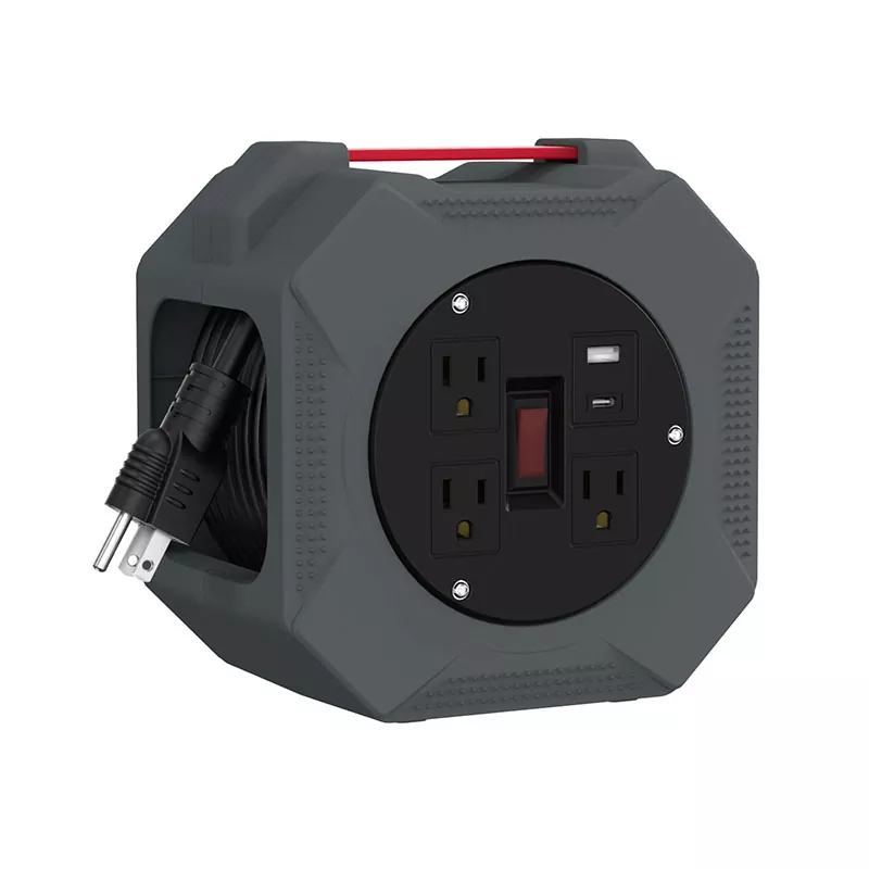 3 コンセント USB2.4a プラスチック コード リール 30 フィート